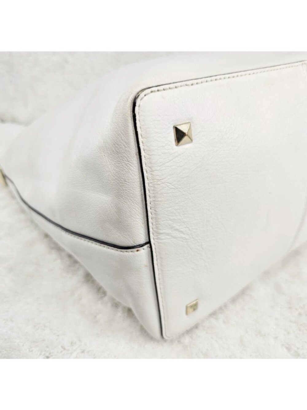 KARL LAGERFELD PARIS White Smooth Leather Hobo Shoulder Bag with Tassel Closure - Picture 7 of 15
